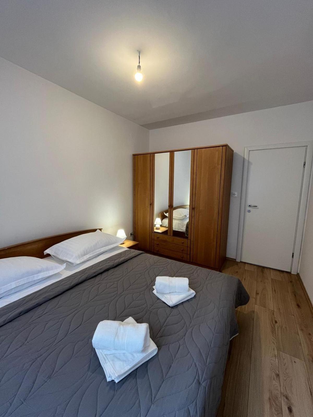 Apartment Ines โอมิช ภายนอก รูปภาพ