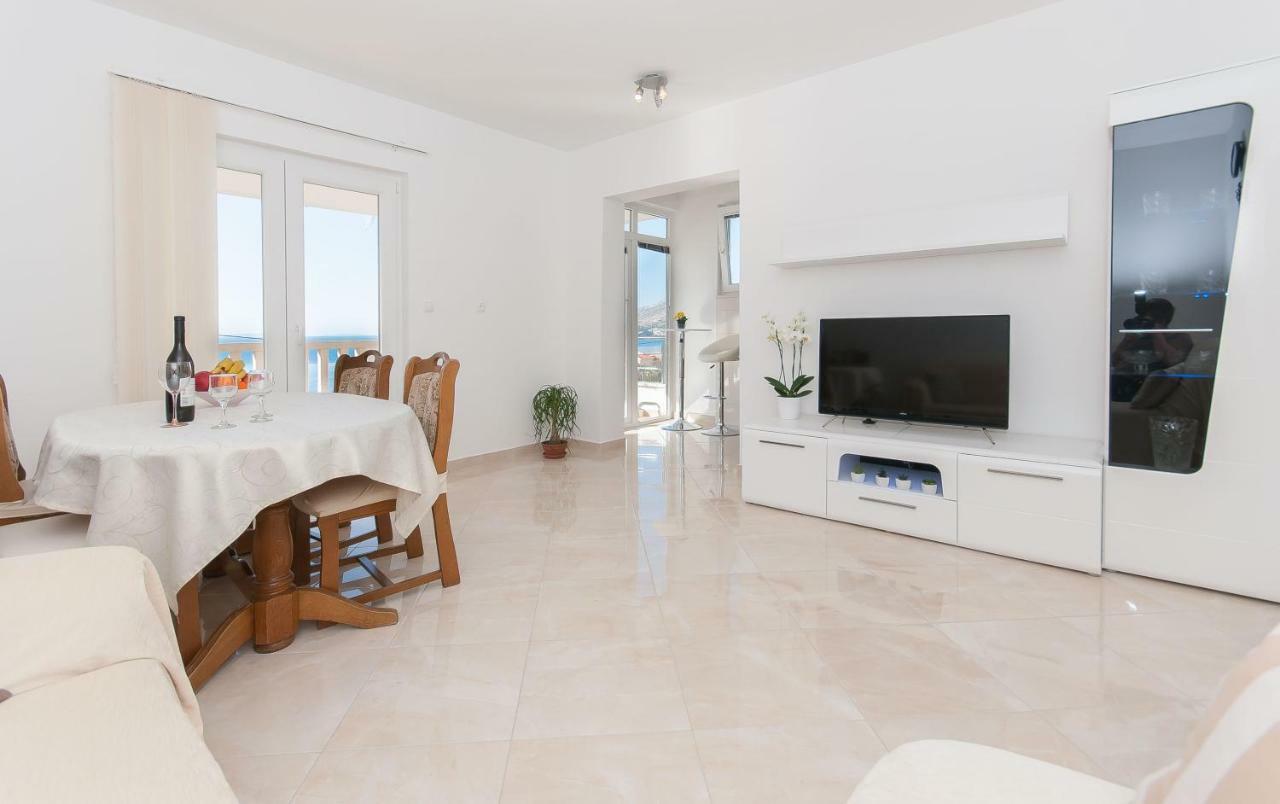 Apartment Ines โอมิช ภายนอก รูปภาพ