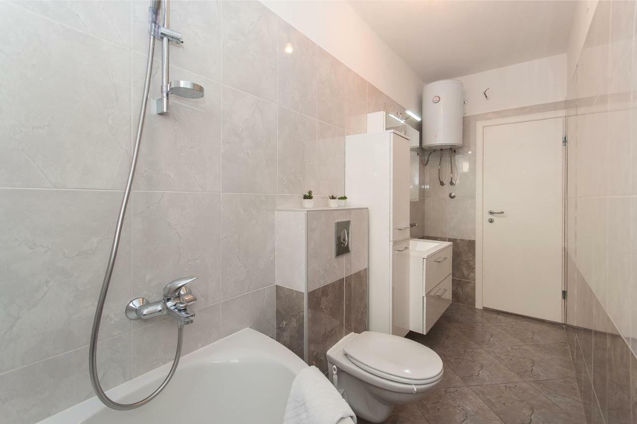 Apartment Ines โอมิช ภายนอก รูปภาพ